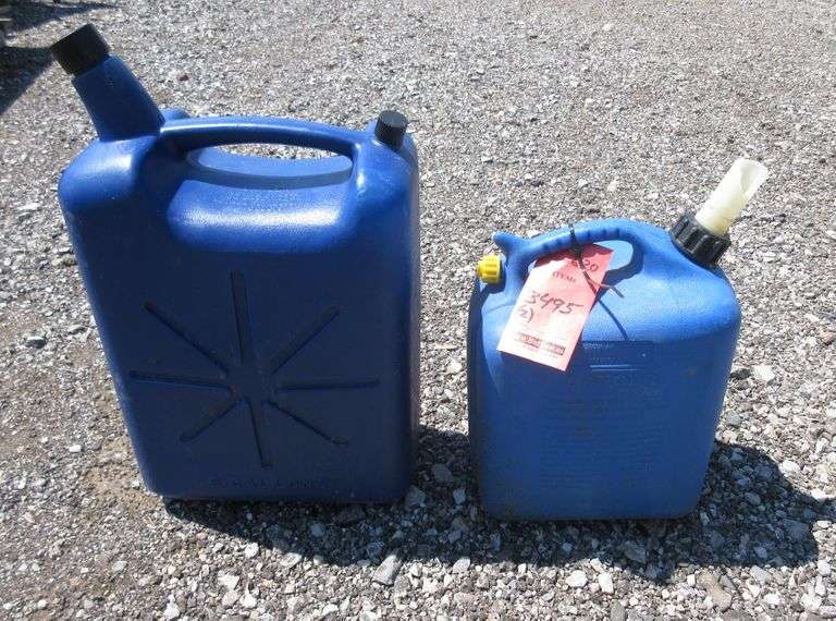 (2) Blue gas cans, includes 5Gallon, and 3Gallon, in good condition Albrecht Auction Service