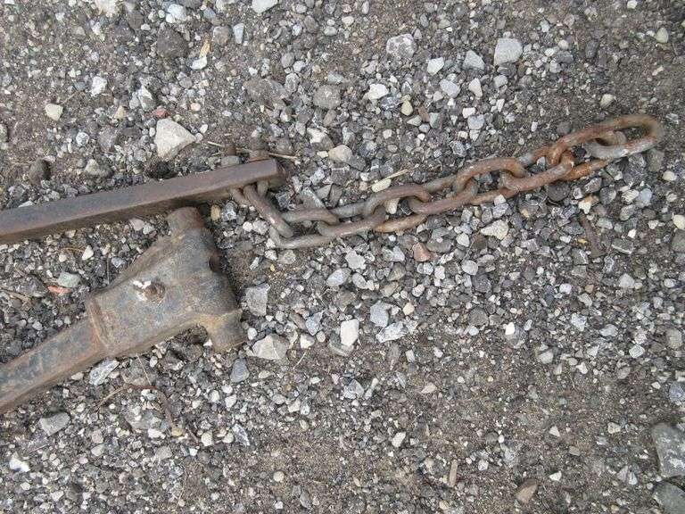 Hitch and sway bars, used, rusty Albrecht Auction Service