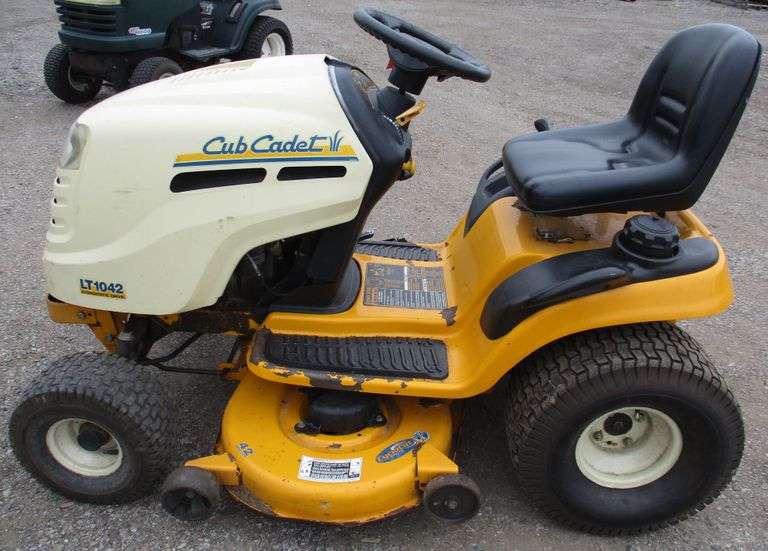 Cub Cadet LT1042 riding mower with a Kohler engine, runs and drives but