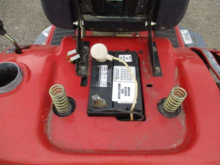 Huskee LT4200 lawn tractor, 42" cut, new drive belts and blades, smokes