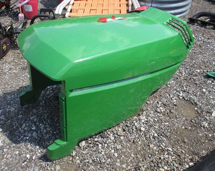 Lawn mower hood for John Deere, good Albrecht Auction Service