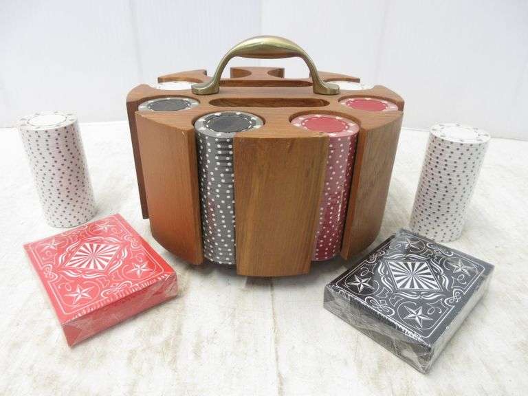 Poker chip set in wooden spinning carousel, never used, all chips and