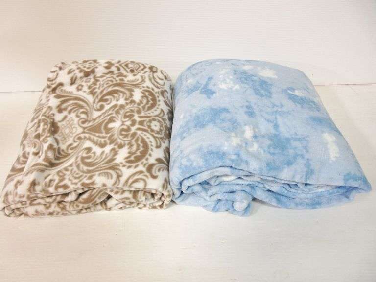 (2) Manufactured fleece blankets 1 blue and white clouds, 76" x 86