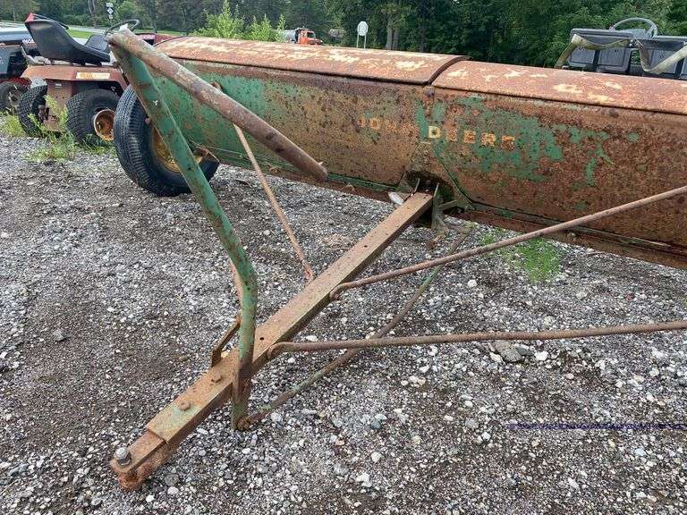 John Deere lime spreader, 10' hopper, 12' overall, works Albrecht