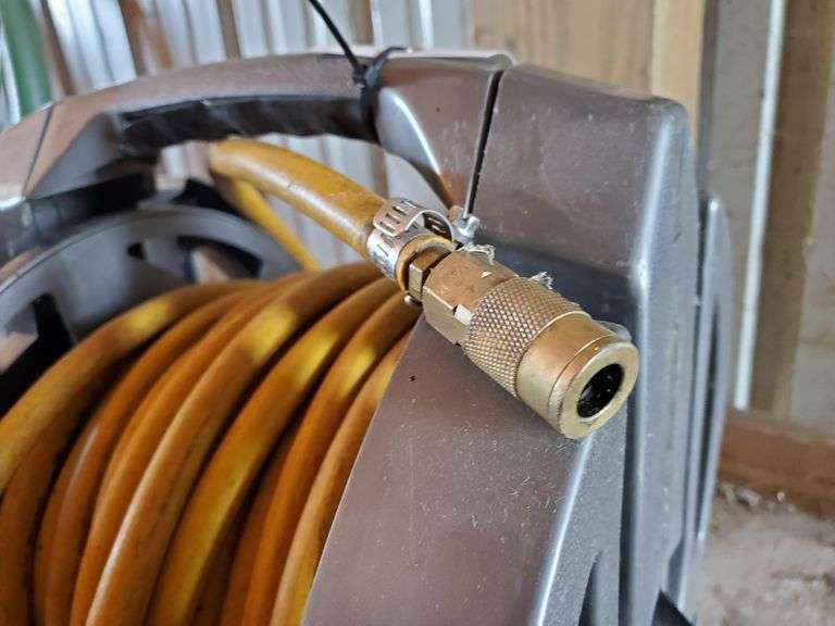 Power Port Air Hose and Reel, 1/4" Hose with Quick Attach Albrecht