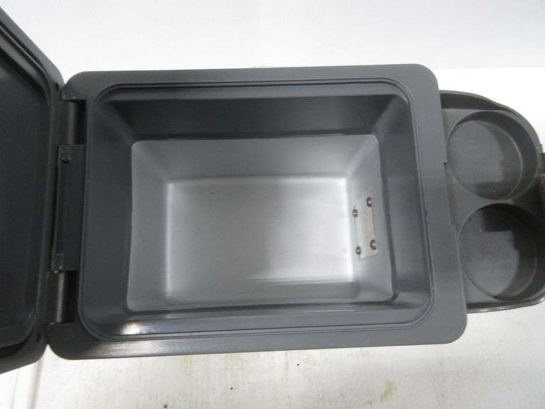 Travel heater/cooler, plugs into car socket, works Albrecht Auction