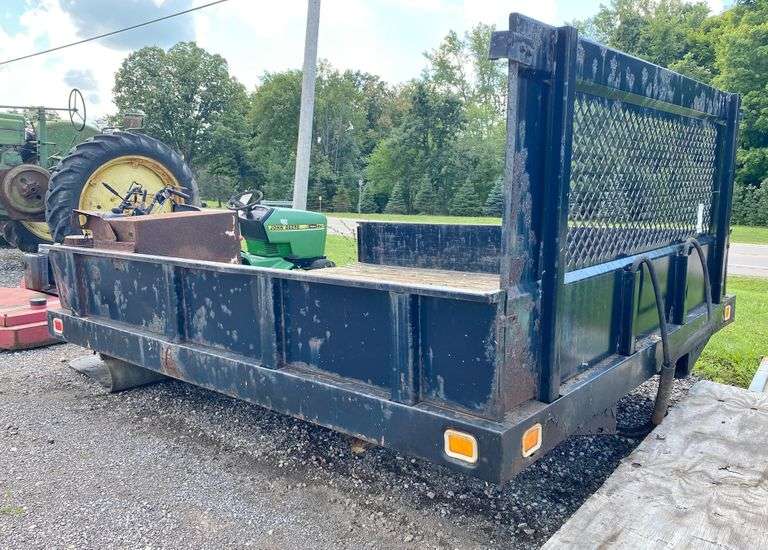 9' Dump bed for truck with newer Monarch hydraulic pump with detachable