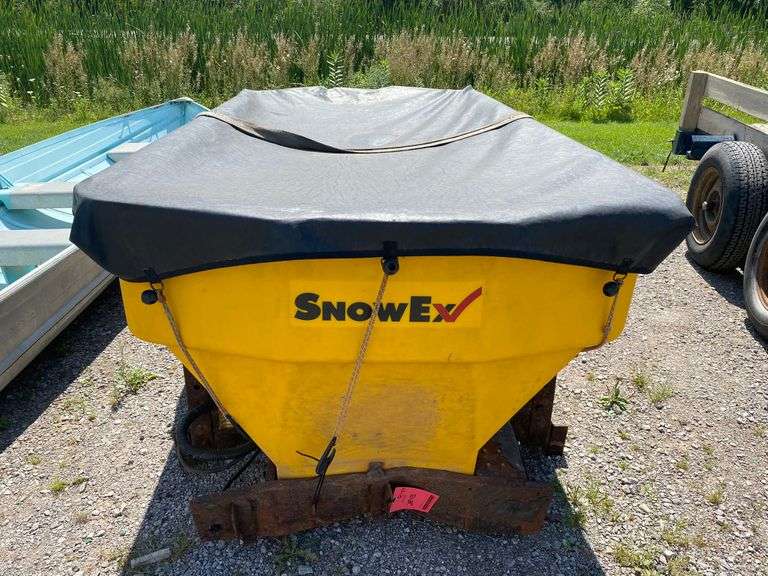 SnowEX salt/sand spreader, 1.2 yards with controls, cover and new