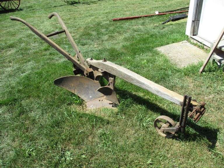 Wiard's 10 Batavia NY Vintage SingleBottom Horse Drawn WalkBehind