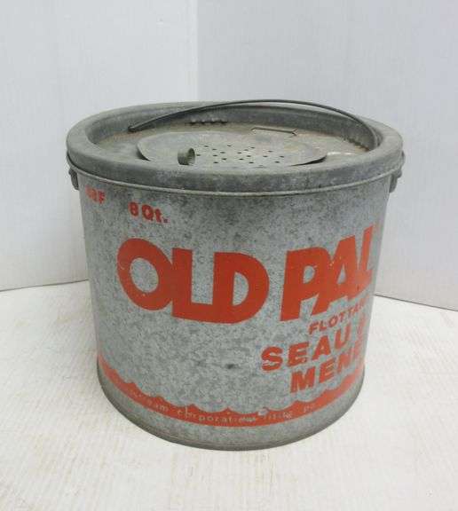 Old Pal galvanized minnow bucket with insert, 8quart, good condition for age Albrecht Auction