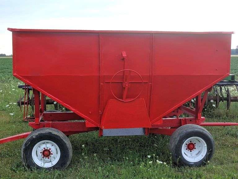 This item Selling ABSOLUTE! Gravity Bin Wagon with 8Ton Running