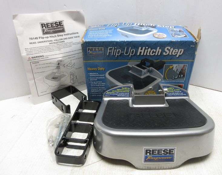 Flip up hitch step, NIB Albrecht Auction Service
