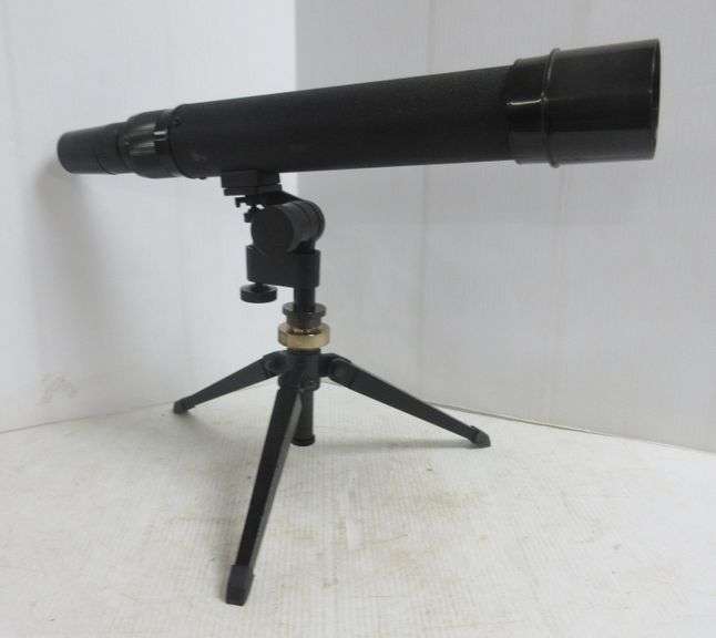 Bushnell spotting scope with tripod, 2060x60, excellent condition