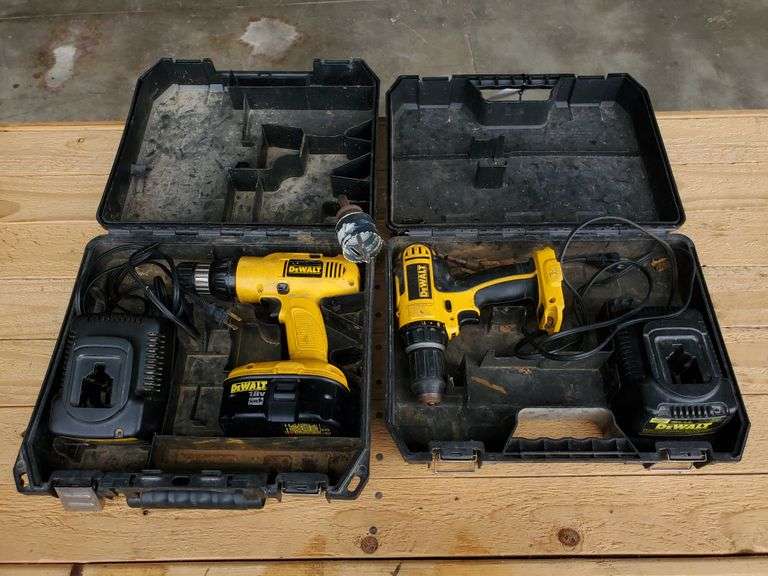 (2)DeWalt Drill/Drivers, One is Old Style and One is Newer; (2