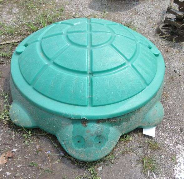 Little Tikes turtle sandbox with lid, 3'W, lid has repaired crack, used