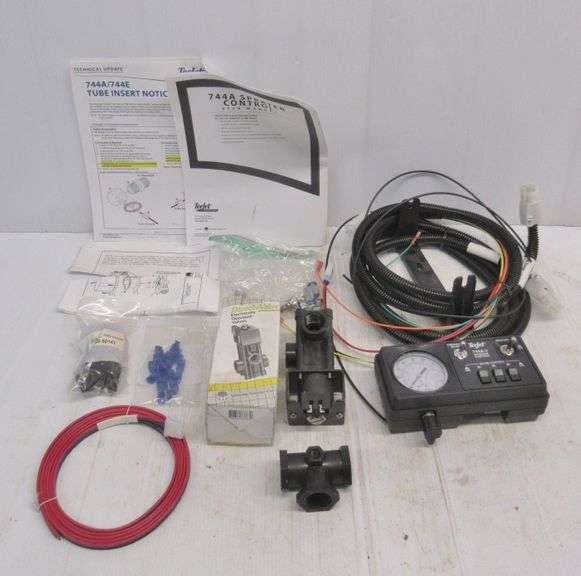 Teejet 744A electric controller kit for sprayer, only one valve, new