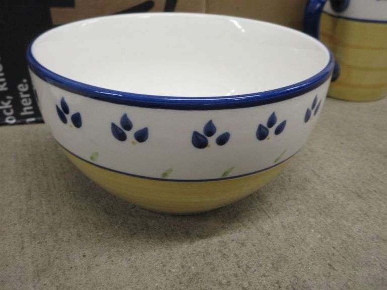 JcPenney Home Collection Serving Set, includes 12 Large plates, 11