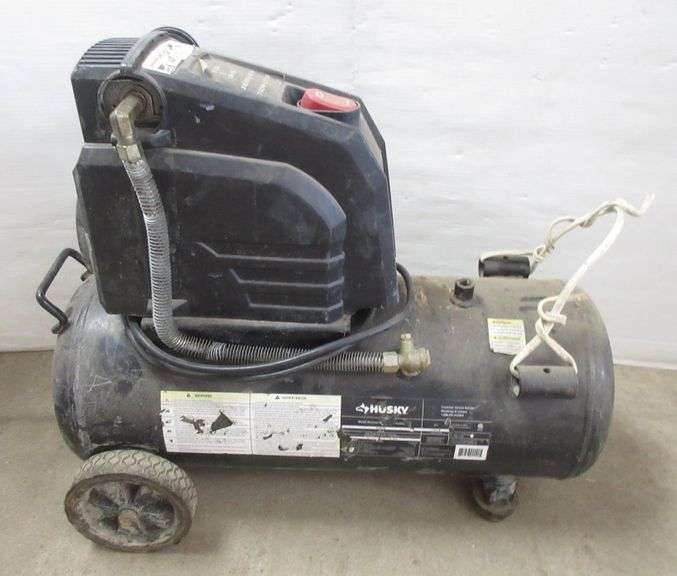 Husky air compressor, 8gallons, works Albrecht Auction Service