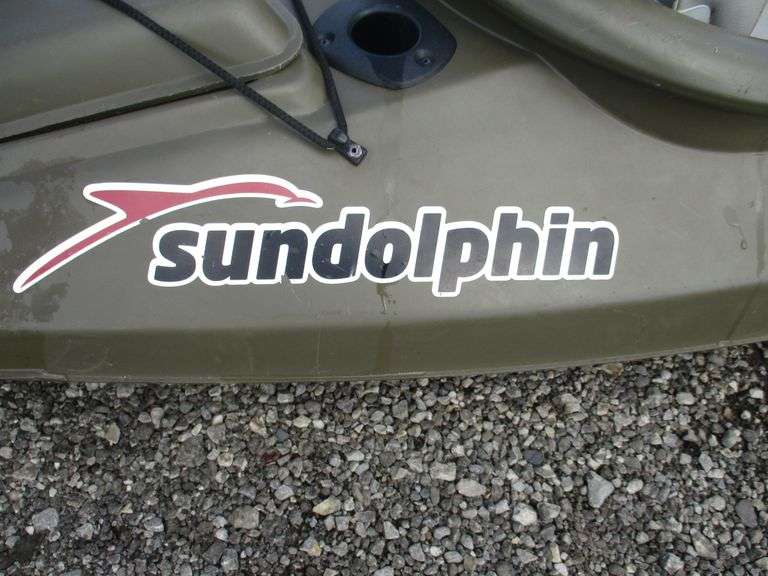 Sun Dolphin kayak with custom boat seat, and paddle included, custom