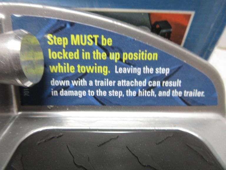 Flip up hitch step, NIB Albrecht Auction Service