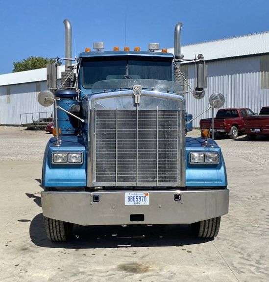 1998 W900B Kenworth SemiTractor, (793,416 Miles), 15Speed
