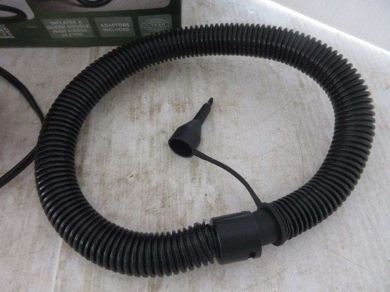 Coleman quick pump with hose, works Albrecht Auction Service