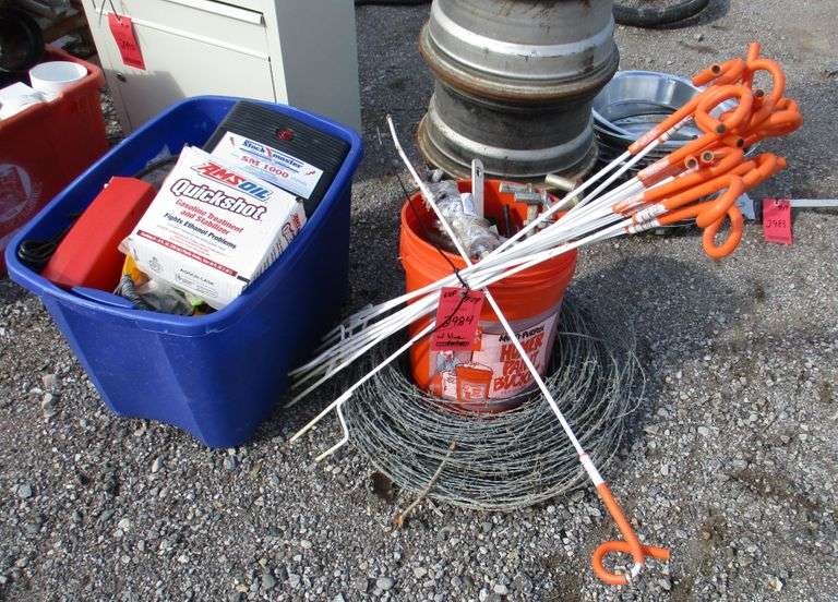 Assorted electric fencing supplies with 2 fences Albrecht Auction Service
