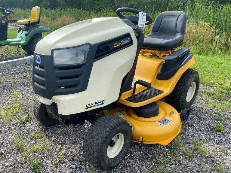 Cub Cadet LTX 1045 46" mower Hydrostatic drive, runs and mows as it