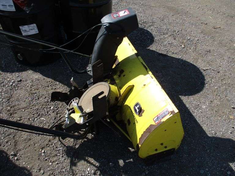 John Deere snow blower to fit John Deere L100 lawn tractor, works as it