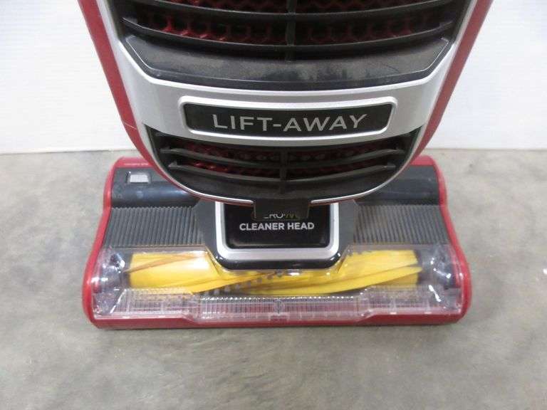 Shark zero M cleaner head, liftman demo model vacuum, runs, works great