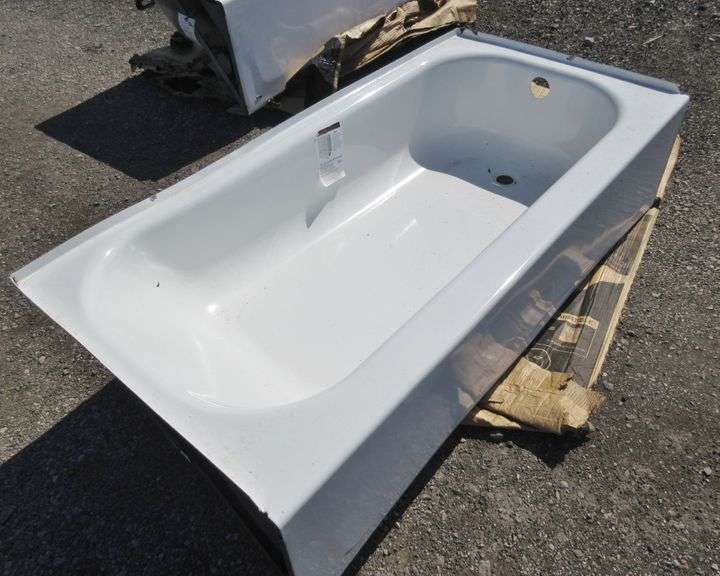 Bootz Aloha bathtub, not installed, 30"W x 60"L, small chip Albrecht