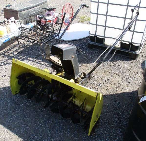John Deere snow blower to fit John Deere L100 lawn tractor, works as it