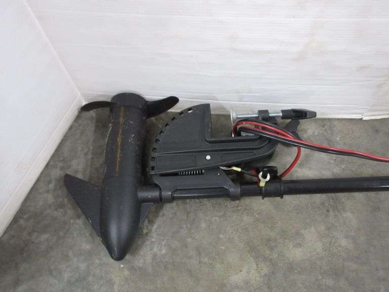 Minn Kota Endura 40 trolling motor, 40 lb. thrust, 5forward speeds, 3reverse speeds, excellent