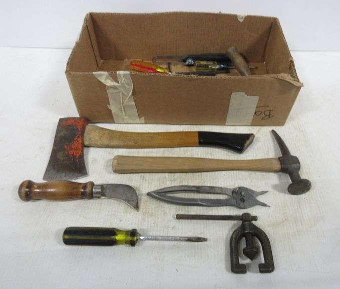 Hatchet sandvik sweden hammer proto, (16) tools, in good condition