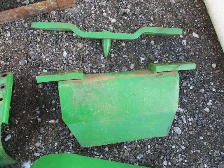 John Deere 4320 tractor sheet metal and screen, great Albrecht