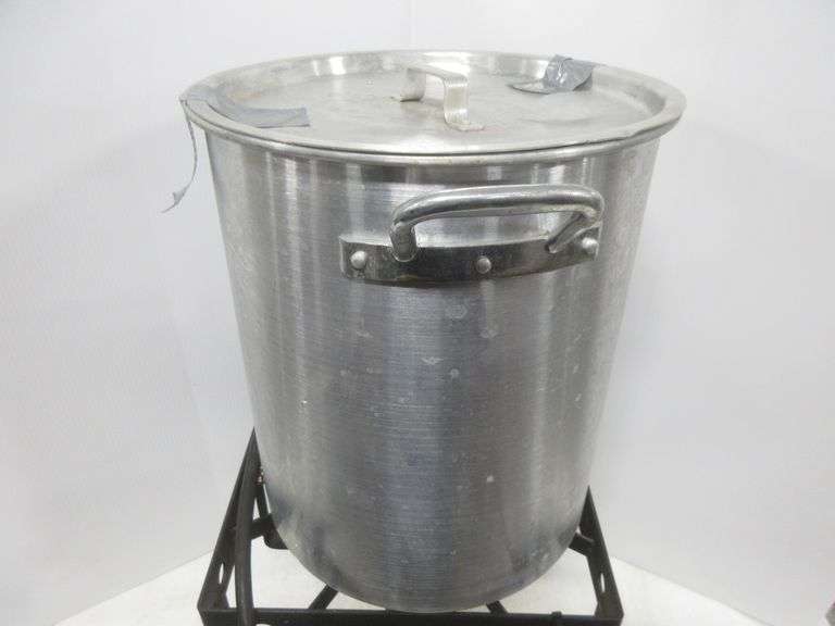 Turkey fryer base and pot Albrecht Auction Service