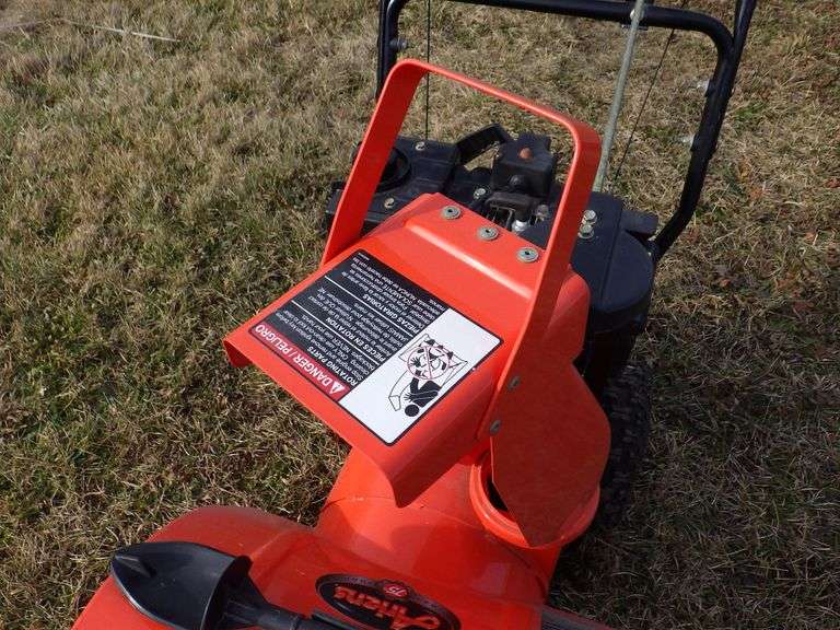 Arien 520 snowblower with electric start, 5 HP, 20" scoop, runs on starting fluid, needs carb