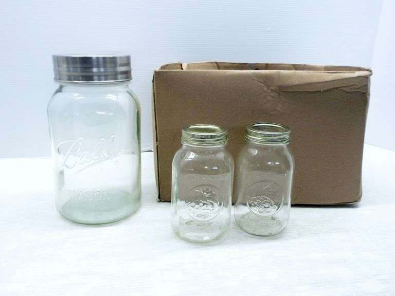Large Mason jar, storage container and (8) mason jars Albrecht