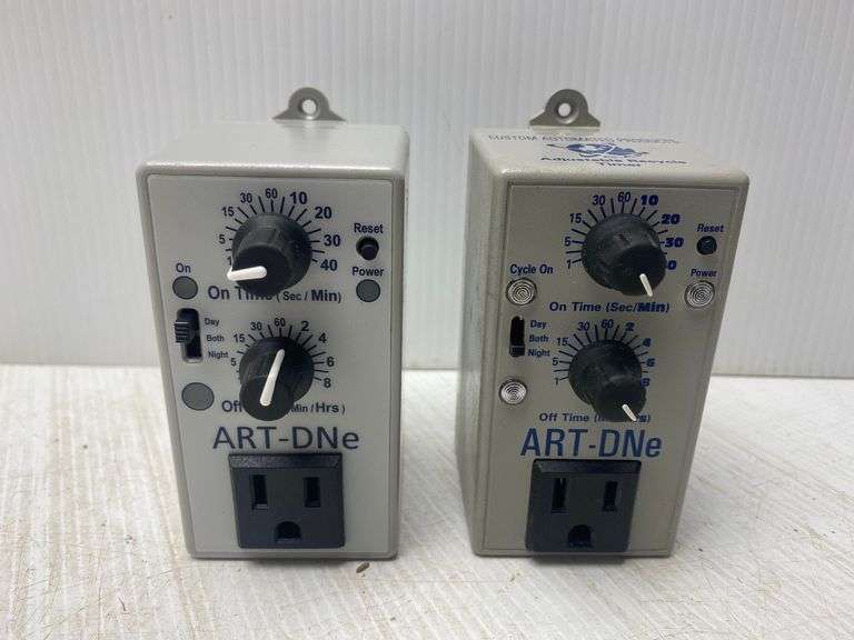 (2) ArtDNE timers Albrecht Auction Service