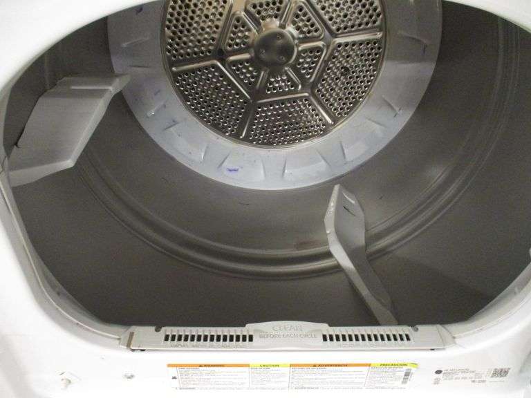 GE electric dryer, large capacity, 220V, GTD42EASJ2WW, 27"W, has plug