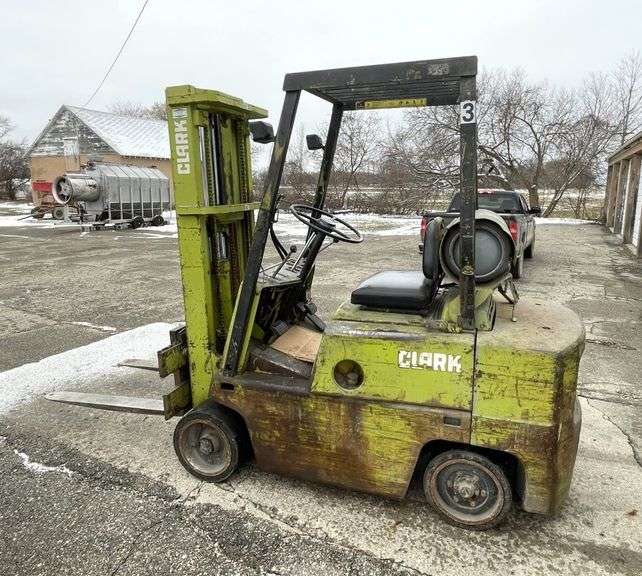 Clark C50050 Forklift, No Brakes, LP Tank Not Included, Runs, Leaks