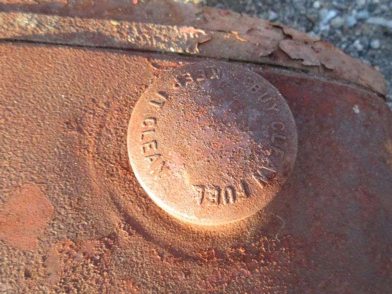 Farmall H fuel tank Albrecht Auction Service