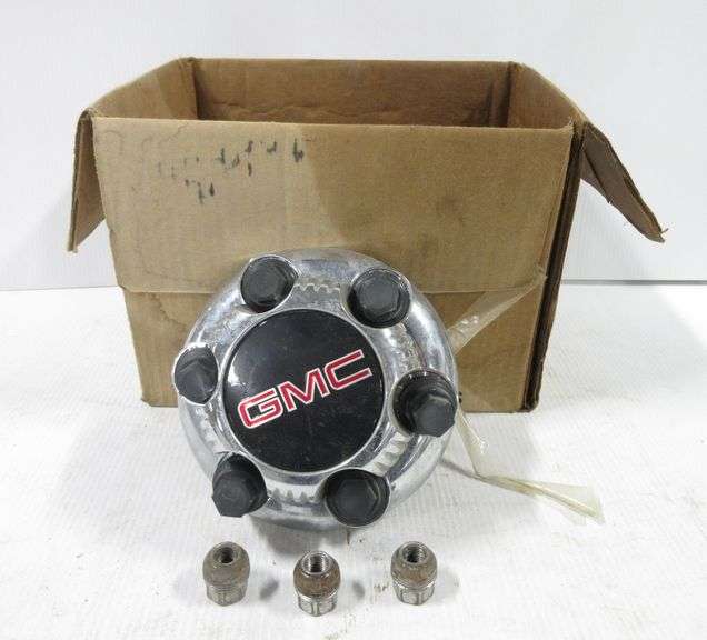 (4) GMC truck center caps, 6bolt with 24retaining lug nuts Albrecht