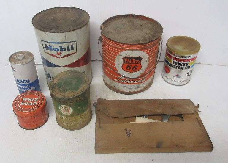 Mobil 5Quart can; Phillips 66 1Gallon grease; Amoco outboard