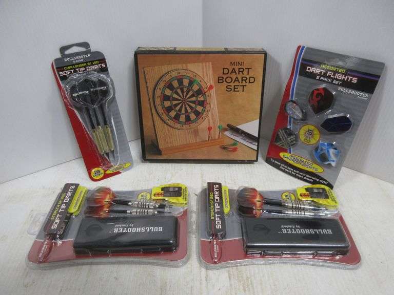 Mini dart board set, includes 2 Packs of bullshooter soft tip parts