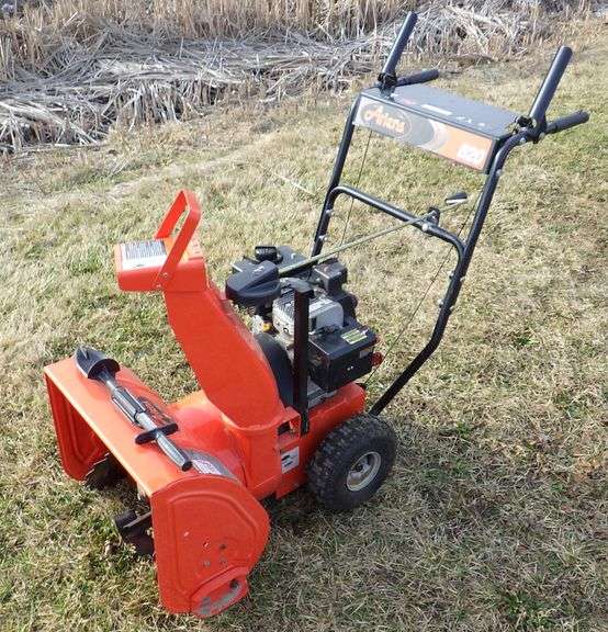 Arien 520 snowblower with electric start, 5 HP, 20" scoop, runs on