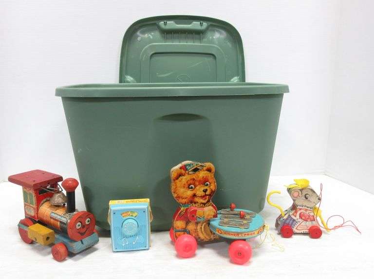 (19) Fisher Price old children's toys Albrecht Auction Service