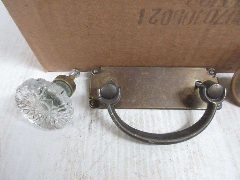 (93) Old drawer pulls, includes Metal, glass, wood, and ceramic, good