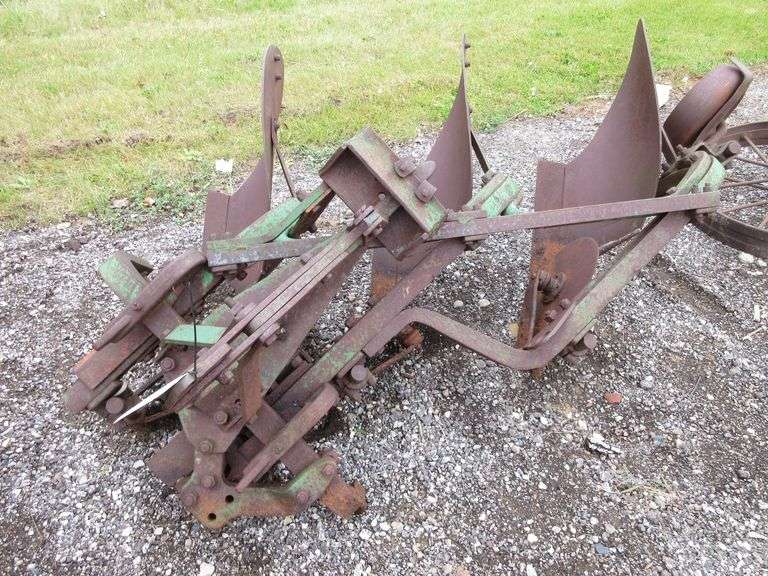3Point 3Bottom plow, unknown make, as is Albrecht Auction Service