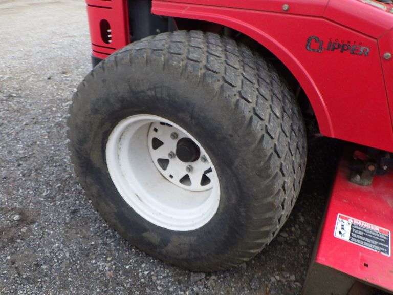 2016 Country Clipper lawn tractor, 3560KAJ1515, 60" cut, 1059 hours